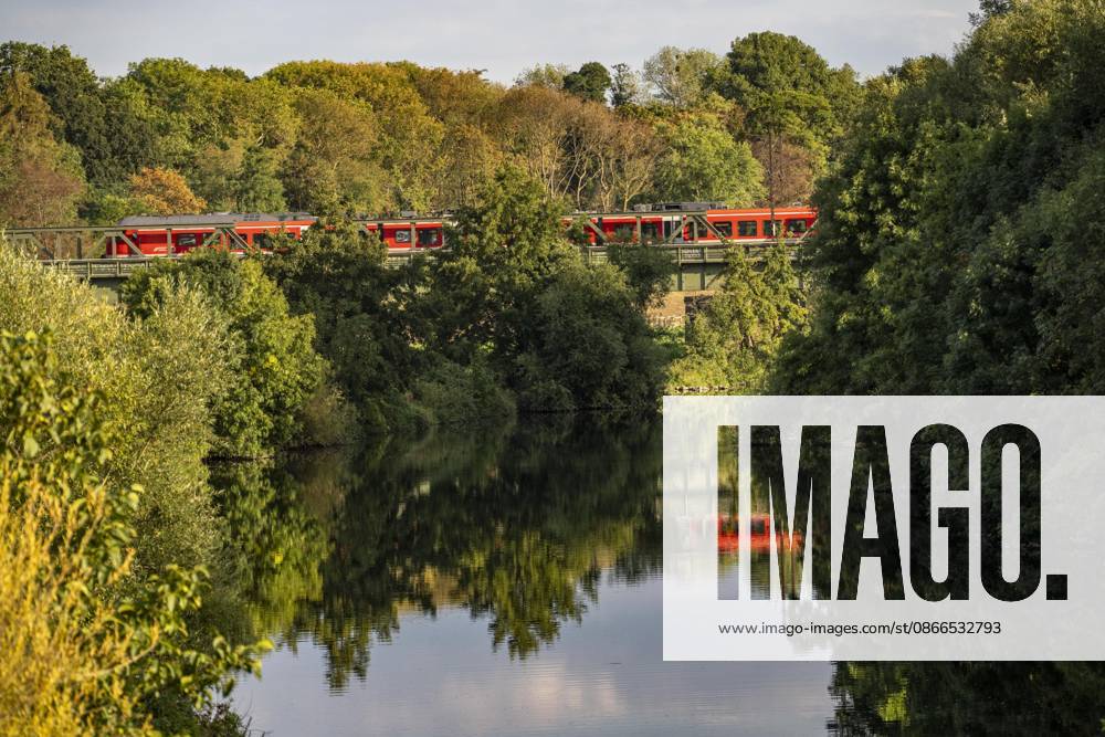 Rail line in Oberhausen, bridges over the Oberhausen-Alstaden Ruhr Bend, rail connection between Duisburg and Essen, local, long-distance, and freight service, double-track, regional service, commuter train, North Rhine-Westphalia, Germany, rail infrastructure