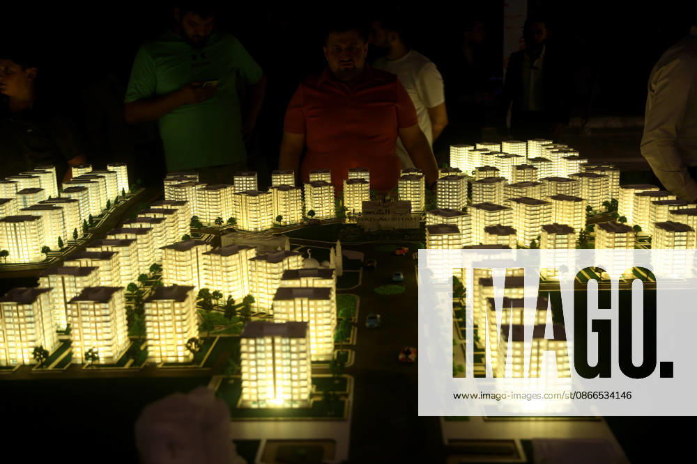 New 4,000-home project launched in Aleppo for returning civilians ALEPPO, SYRIA - SEPTEMBER 10: A model of a residential complex being built to meet the housing needs of returning civilians in western Aleppo, Syria, on September 10, 2026. The project, to be constructed on a 500,000-square-meter area along the main artery leading to the Aleppo-Cilvegozu Border Gate, will include 4,000 housing units, commercial areas and a hospital. Kasim Yusuf Anadolu Aleppo Syria. Editorial use only. Please get in touch for any other usage.