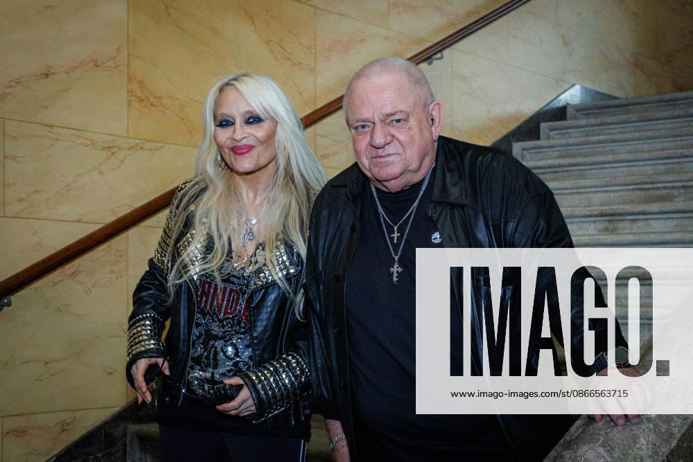 Wuppertal Doro Pesch and Udo Dirkschneider on the sidelines of a press conference announcing the newly established Udo Dirkschneider Music Award (UDMA), Wuppertal, Historische Stadthalle, North Rhine-Westphalia, Germany