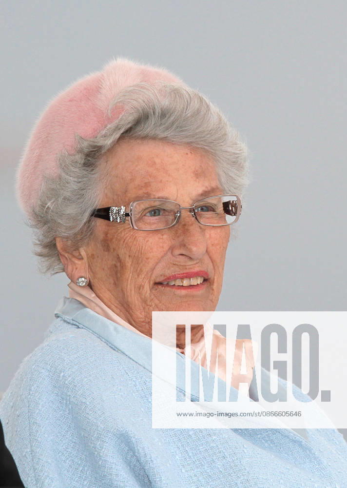 Prinzessin Astrid von Norwegen ist tot 31-05-2012 Opera Norwegian royal family at the Oslo Opera House for the concert to celebrate the 75 birthday of king Harald and queen Oslo, Norway Princess Astrid (c) PPE Nieboer PPE-Agency Edwin Veloo www.ppe-agency.com Anemonenweg 52 2241 XM Wassenaar M. 06-43497725 F 084-7384869 If you have any questions please call or e-mail us with your inquiries Oslo Norway