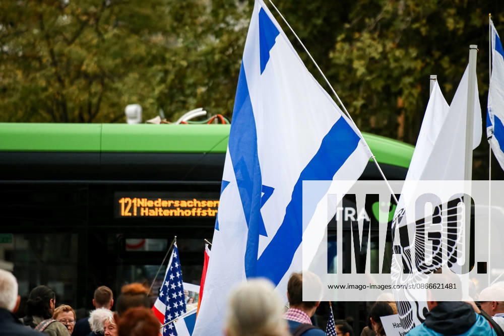 Hanover, Germany, Europe Participants in a pro-Palestinian demonstration gather at Hanover Central Station on September 11, 2026. The photo shows demonstrators carrying Palestinian flags, posters, and banners during the public rally.