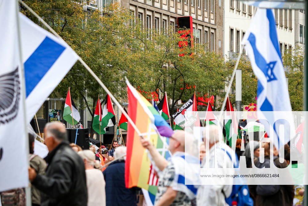 Hanover, Germany, Europe Participants in a pro-Palestinian demonstration gather at Hanover Central Station on September 11, 2026. The photo shows demonstrators carrying Palestinian flags, posters, and banners during the public rally.