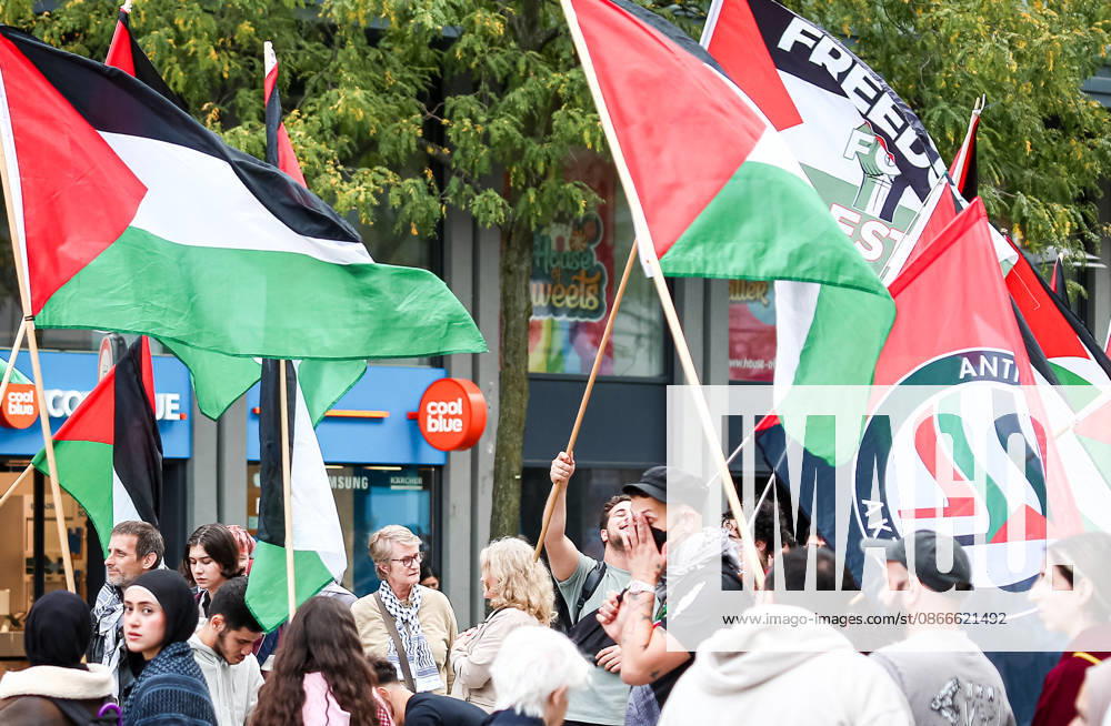 Hanover, Germany, Europe Participants in a pro-Palestinian demonstration gather at Hanover Central Station on September 11, 2026. The photo shows demonstrators carrying Palestinian flags, posters, and banners during the public rally.