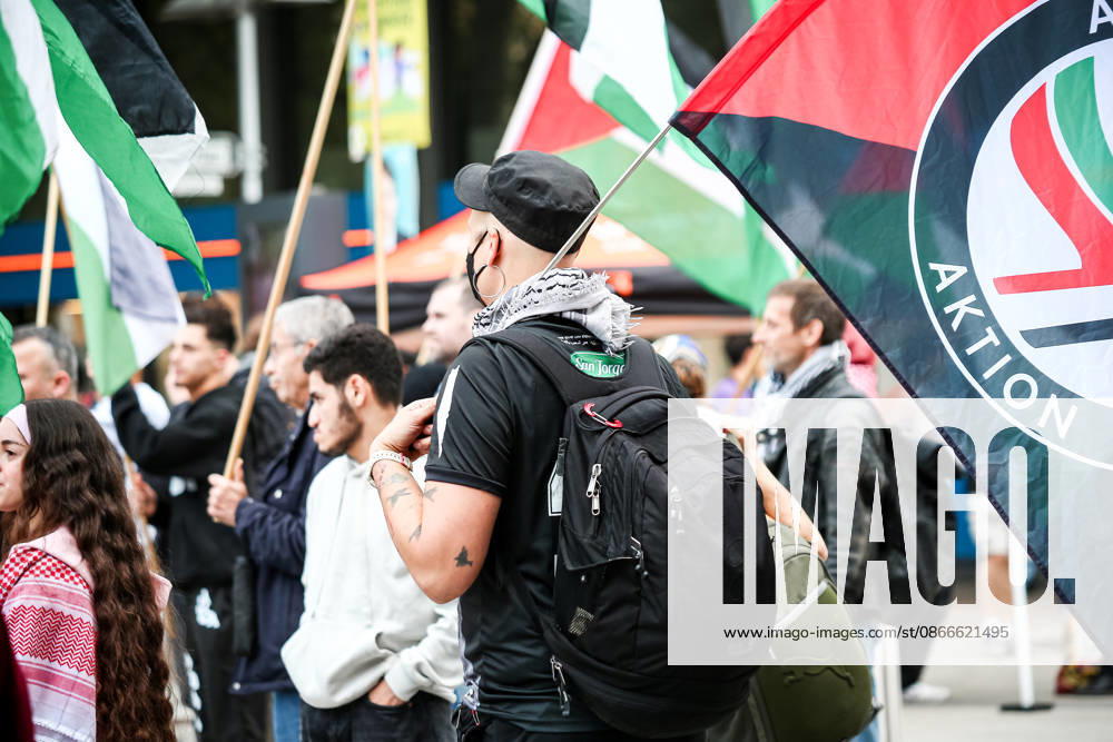Hanover, Germany, Europe Participants in a pro-Palestinian demonstration gather at Hanover Central Station on September 11, 2026. The photo shows demonstrators carrying Palestinian flags, posters, and banners during the public rally.