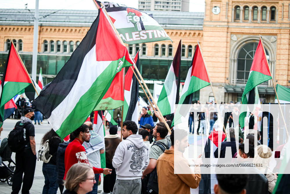 Hanover, Germany, Europe: Participants in a pro-Palestinian demonstration gather at Hanover Central Station on September 11, 2026. The photo shows demonstrators carrying Palestinian flags, posters, and banners during the public rally.