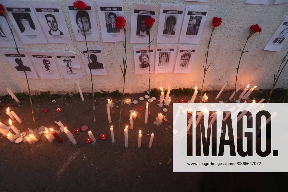 On Friday afternoon, groups of people gathered at the National Stadium to remember their loved ones, who had been taken there after it was converted into a detention center. Carlos Santibánez Aton Chile, Aton 1189683