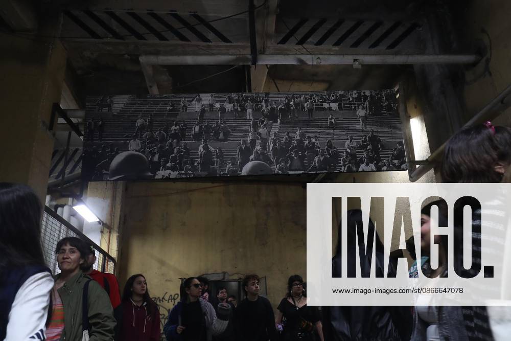 On Friday afternoon, groups of people gathered at the National Stadium to remember their loved ones, who had been taken there after it was converted into a detention center. Carlos Santibánez Aton Chile, Aton 1189689