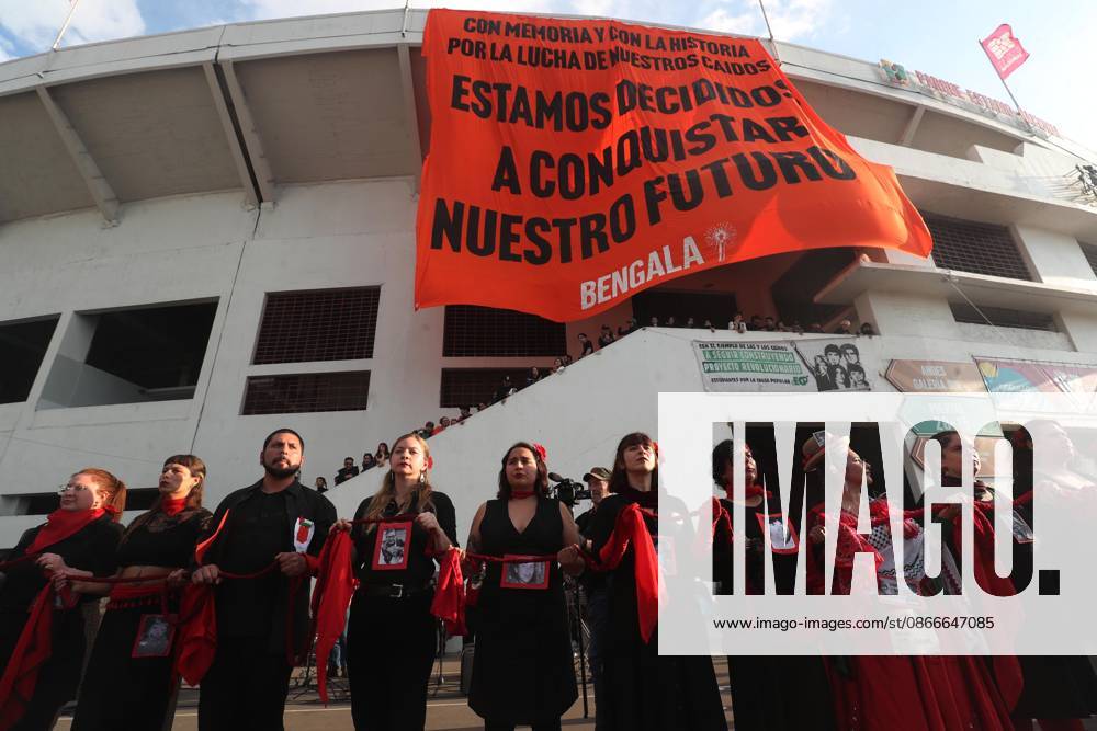 Santiago, September 11, 2026. On Friday afternoon, groups of people gathered at the National Stadium to remember their loved ones, who had been taken there after it was converted into a detention center. Carlos Santibánez Aton, Chile, Aton 1189696