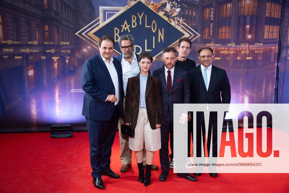 From left: Nathanael LIMINSKI, Head of the State Chancellery of North Rhine-Westphalia; Achim von BORRIES, director; Liv Lisa FRIES, actress; Volker BRUCH, actor; Tom TYKWER, director; Walid NAKSCHBANDI, Director of the Filmstiftung NRW; Red Carpet, Red Carpet Show, Arrival, premiere of the final season of *Babylon Berlin* on September 11, 2026, at the Na