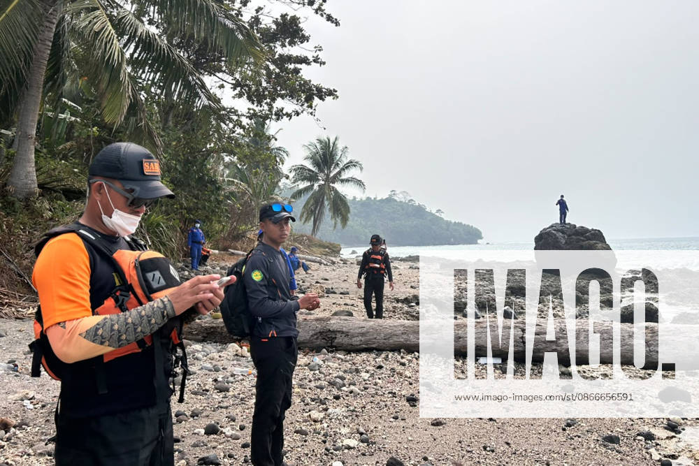 Search continues for 8 missing near Indonesia s Anak Krakatau volcano PANDEGLANG, INDONESIA - SEPTEMBER 12: (---- - MANDATORY CREDIT - INDONESIAN NATIONAL SEARCH AND RESCUE AGENCY (BASARNAS) HANDOUT - NO MARKETING NO ADVERTISING CAMPAIGNS - DISTRIBUTED AS A SERVICE TO CLIENTS----) Search and rescue teams are deployed for a fifth consecutive day to locate eight people, including five journalists, who went missing after traveling to the area to cover a volcanic eruption in Indonesia, on September 12, 2026. Although the intense eruptions at Anak Krakatau have subsided, volcanic activity continues on the island. An eruption on September 6 sent volcanic ash up to 6,000 meters (19,685 feet) over Java and as high as 15,000 me