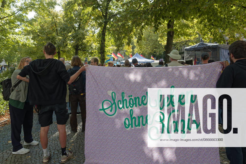 Neighborhood Protests Against AfD Campaign Rally September 12, 2026, Germany, Berlin Residents of the neighborhood around Klausenerplatz in Berlin s Charlottenburg district are protesting an AfD campaign rally