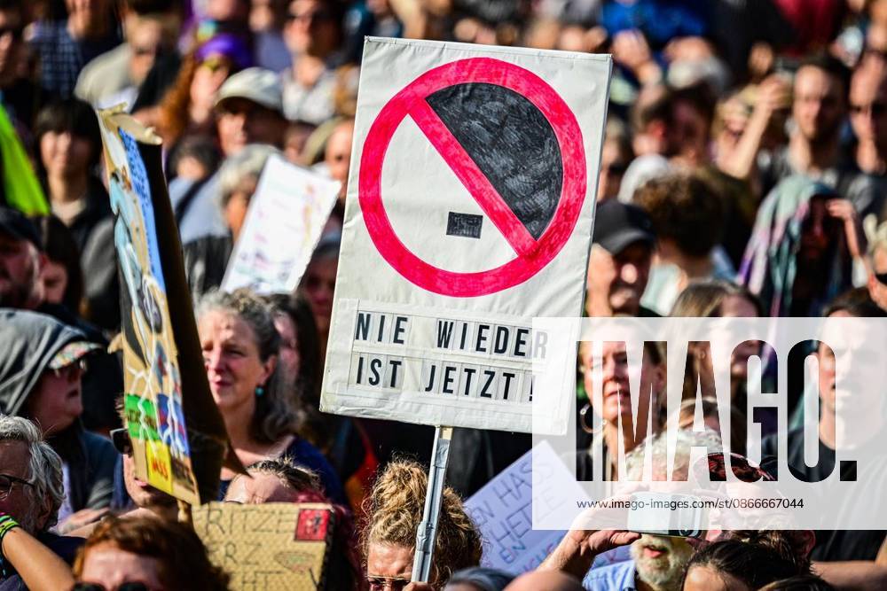 Demonstration for Social Cohesion in Berlin ** ** ** People gather for the closing rally of a demonstration for social cohesion at the Red City Hall in front of the TV Tower. Under the slogan Time for a Change, seven protest marches wound thei