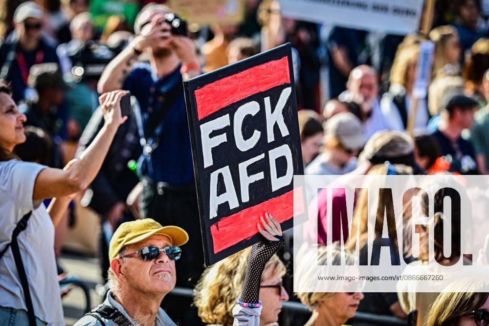 Demonstration for Social Cohesion in Berlin ** ** ** People gather for the closing rally of a demonstration for social cohesion at the Red City Hall in front of the TV Tower. Under the slogan Time for a Change, seven protest marches wound thei