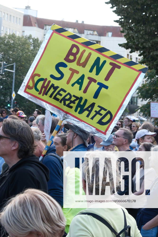 Berlin, Germany. Under the slogan It’s Time for Change and alongside other organizations, thousands of people marched through Berlin today to demonstrate in support of democracy in front of the Red City Hall.