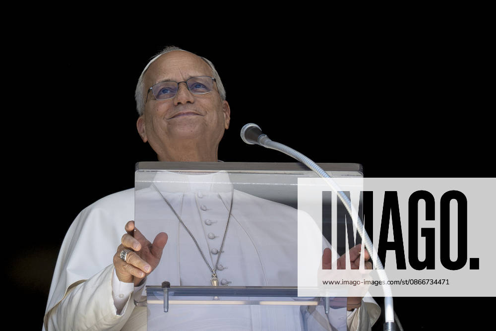 ANGELUS Italy, Rome, Vatican, 2026 9 13 Pope Leo XIV addresses the crowd from the window of the apostolic palace overlooking St Peter s Square during his Sunday Angelus prayer at the Vatican - NO BOOKS