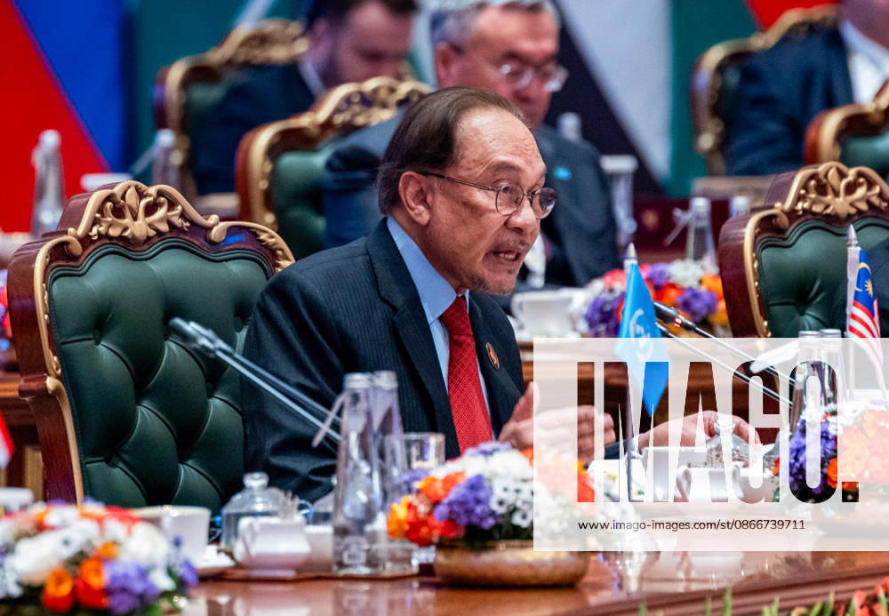 Malaysia PM Anwar Ibrahim speaks before world leaders at the 18th BRICS Summit New Delhi, Sep 12 (ANI): Prime Minister of Malaysia, Anwar Ibrahim, speaks before world leaders at the 18th BRICS Summit at Bharat Mandapam, in New Delhi on Sunday. (@anwaribrahim X ANI Photo) NEW DELHI Delhi India