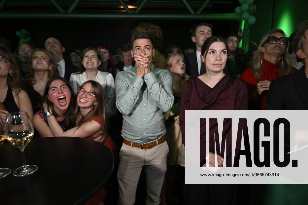 STOCKHOLM, SWEDEN 20260913 Green Party members react to the presentation of the exit poll at the election night watch party at the Clarion Hotel Ringvägen in central Stockholm STOCKHOLM SWEDEN