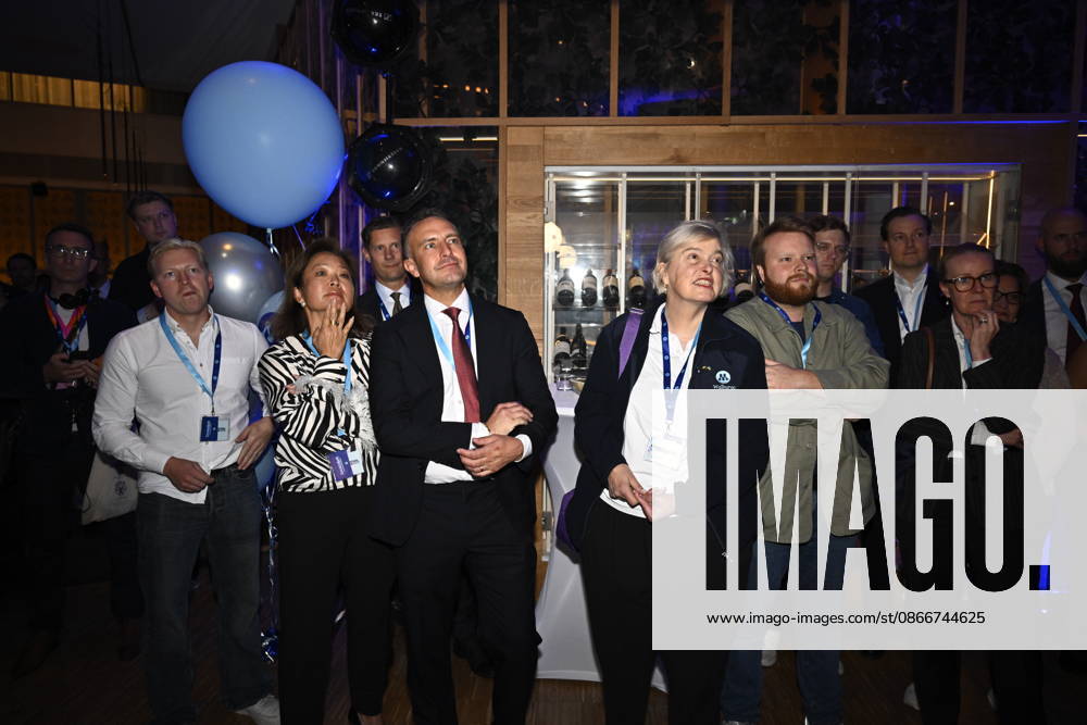 STOCKHOLM, SWEDEN 20260913 Tomas Toba M and others at the Moderate Party’s election night party at Clarion Sign STOCKHOLM SWEDEN