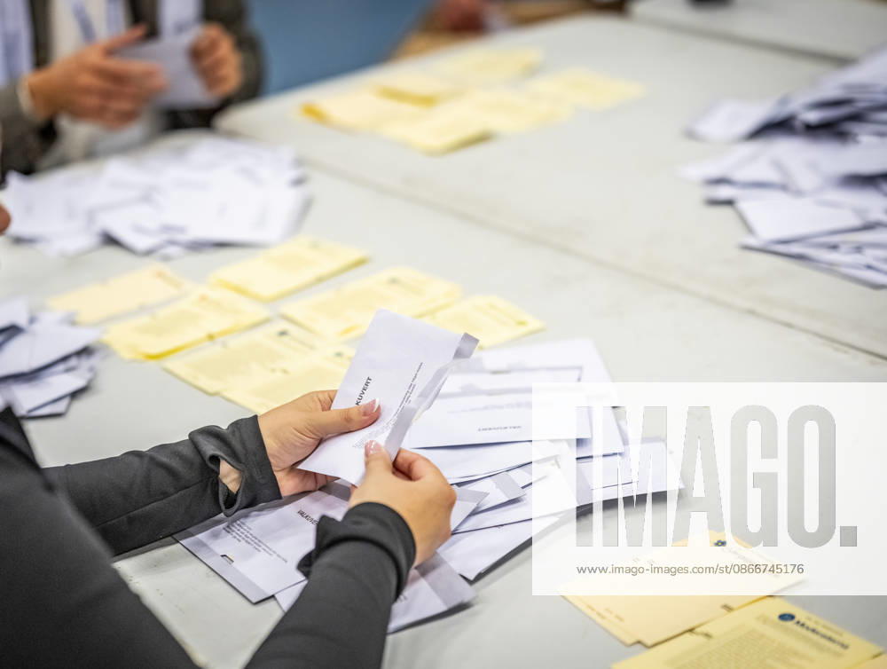 MALMÖ, September 13, 2026. Voting envelopes are opened as votes are counted at the polling station at Kockums Fritid in Malmö on Election Day, September 13, 2026. MALMÖ, SWEDEN