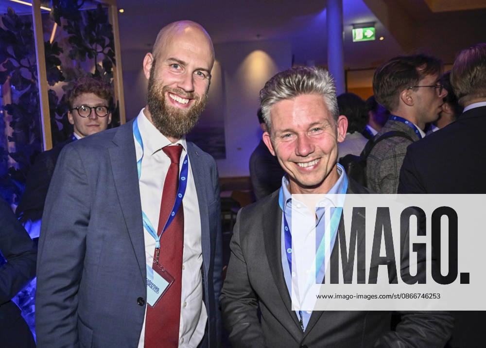 STOCKHOLM, SWEDEN 20260913 Carl Oskar Bohlin (M) and Pal Jonson (M) at the Moderate Party’s election night gathering at Clarion Sign, STOCKHOLM, SWEDEN