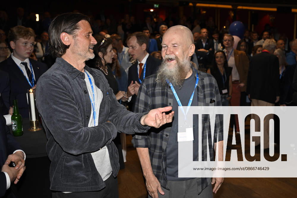 STOCKHOLM, SWEDEN 20260913 Martin Melin (L) and Alexander Bard at the Liberal Party’s election night watch at the Vasa Theater, Vasagatan, STOCKHOLM, SWEDEN
