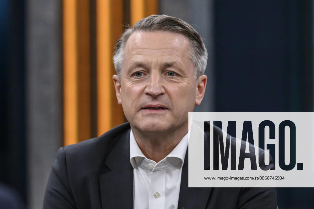 Pictured, from left: Nikolaus Blome, Head of the Politics and Society Department, RTL ntv, GER, Berlin, studio, guest on Caren Miosga’s political talk show, TV, program, Das Erste, from Studio 20 in Berlin-Adlershof, topic: After Saxony-Anhalt, Are the Reforms Now in Jeopardy? September 13, 2026,