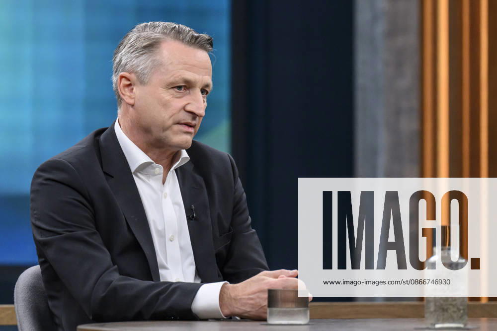 Pictured from left: Nikolaus Blome, Head of Politics and Society, RTL ntv, GER, Berlin, studio, guest on Caren Miosga’s political talk show, TV, format, Das Erste, from Studio 20 in Berlin-Adlershof, topic: After Saxony-Anhalt, Are the Reforms Now in Jeopardy? September 13, 2026,