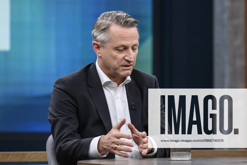 Pictured from left: Nikolaus Blome, Head of Politics and Society, RTL ntv, GER, Berlin, studio, guest on Caren Miosga’s political talk show, TV, format, Das Erste, from Studio 20 in Berlin-Adlershof, topic: After Saxony-Anhalt, Are the Reforms Now in Jeopardy? September 13, 2026,