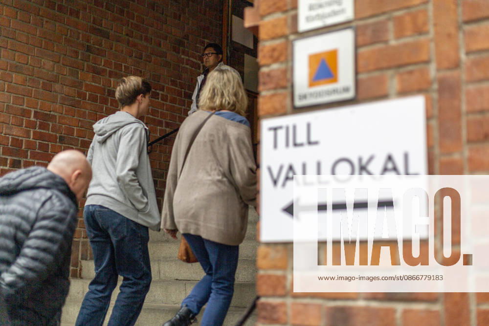 General election in Sweden STOCKHOLM, STOCKHOLM COUNTY, SWEDEN, SEPTEMBER 13: People walk on their way to cast their vote for Sweden’s general election at a polling station in a suburb of Stockholm city, Stockholm, Sweden, September 13th, 2026. Narciso Contreras Anadolu Stockholm Sweden. Editorial use only. Please get in touch for any other usage.