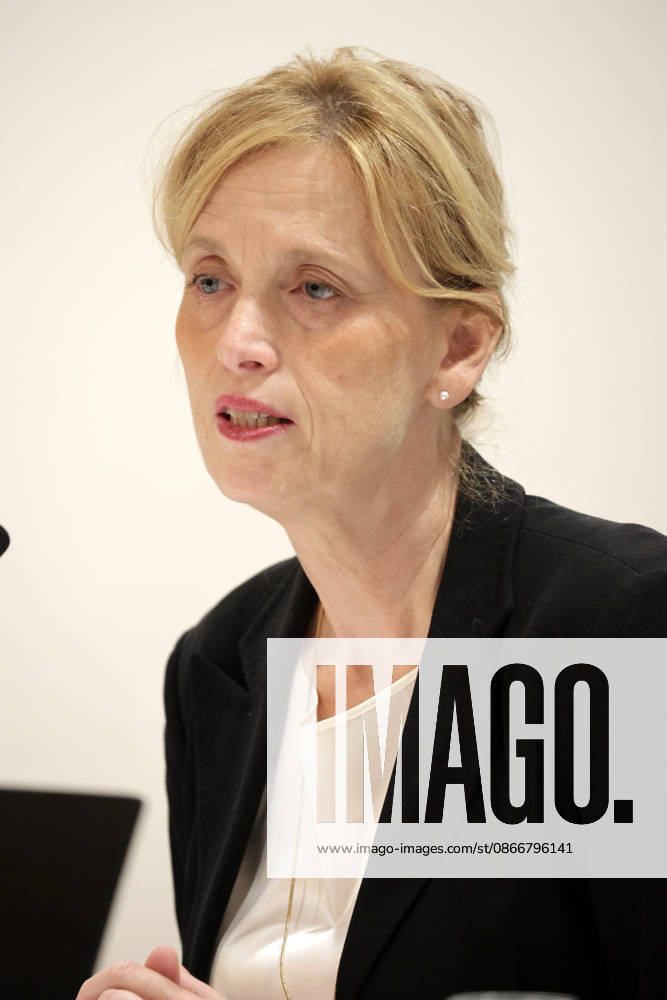 Karin Prien, Federal Minister of Education, Family, Senior Citizens, Women, and Youth, book presentation of *Nach so viel Schmerz und Pein*, Berlin