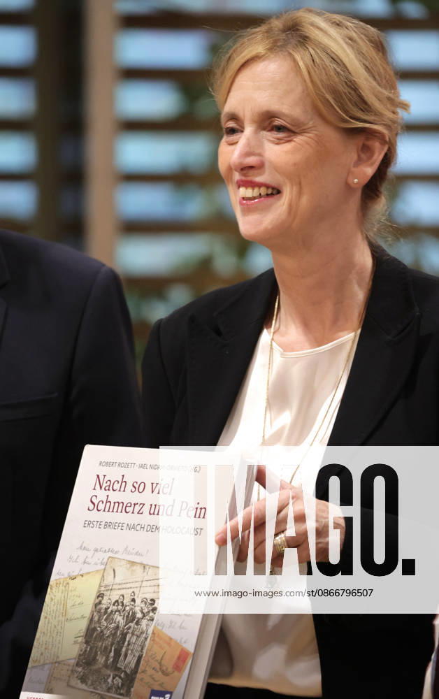 Karin Prien, Federal Minister of Education, Family, Senior Citizens, Women, and Youth, book presentation of *Nach so viel Schmerz und Pein*, Berlin