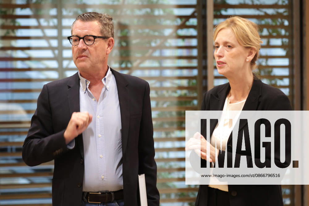 Kai Diekmann, Chairman of the Friends of Yad Vashem e.V., Karin Prien, Federal Minister of Education, Family, Senior Citizens, Women, and Youth, book presentation of *Nach so viel Schmerz und Pein* (After So Much Pain and Suffering), Berlin