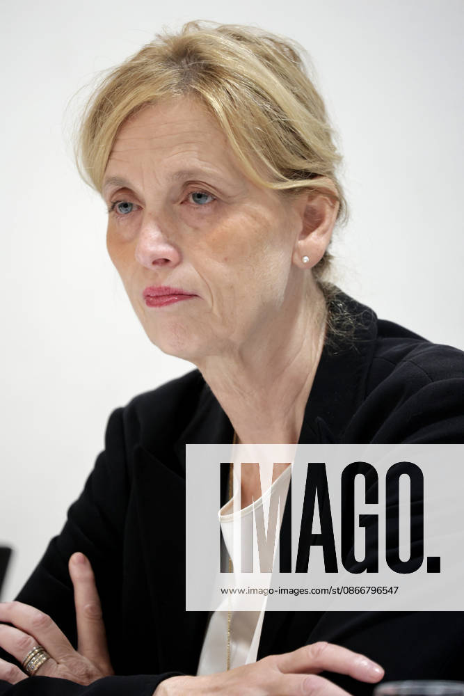 Karin Prien, Federal Minister of Education, Family, Senior Citizens, Women, and Youth, book presentation of *Nach so viel Schmerz und Pein*, Berlin