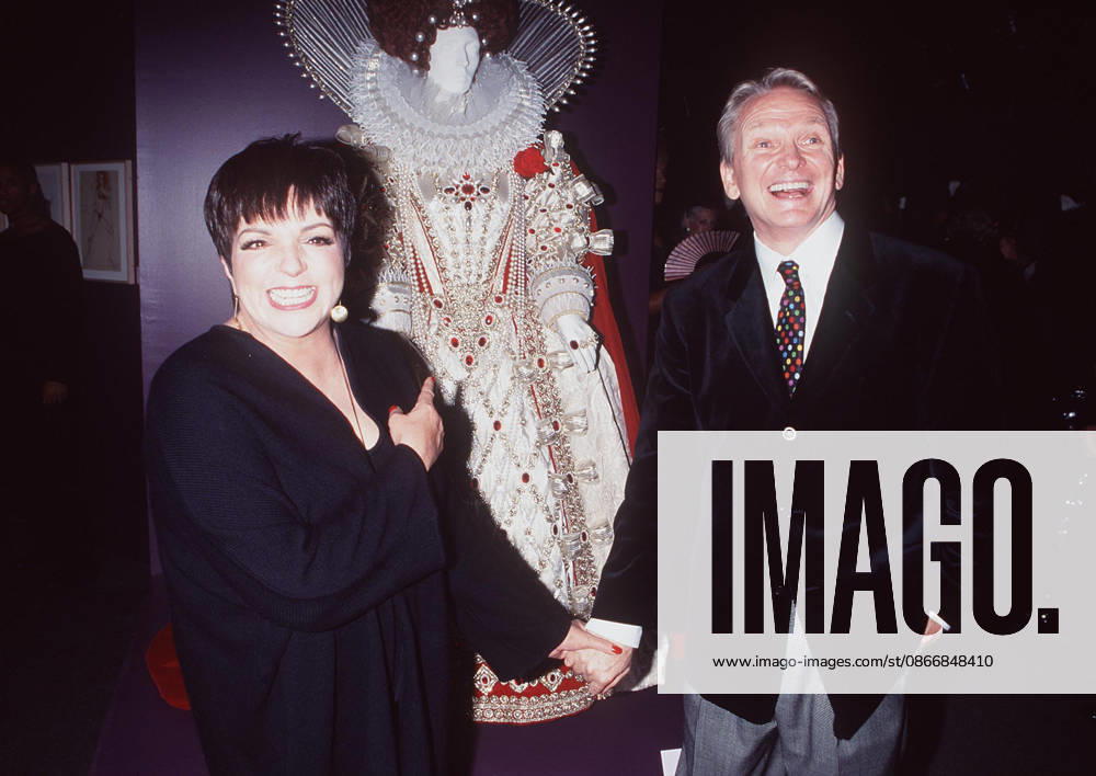 Sept. 23, 1999, New York, USA: LIZA MINNELLI and BOB MACKIE attend the Bob Mackie Retrosective At F.I.T. New York City in 1999. New York City USA - ZUMAg49_ 19990923_gaf_g49_132