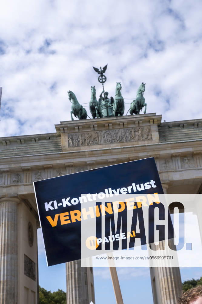 On Tuesday, September 15, 2026, activists held a demonstration in front of the Brandenburg Gate to draw attention to the risks posed by artificial intelligence (AI). The Super AI? No, Thanks ca