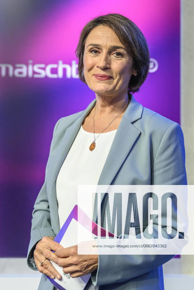 Pictured, from left: Sandra Maischberger, GER, Berlin, studio, guest on *Maischberger*, political talk show, TV, program, with host Sandra Maischberger, *Das Erste*, from Adlershof, Am Studio 20, September 16, 2026,