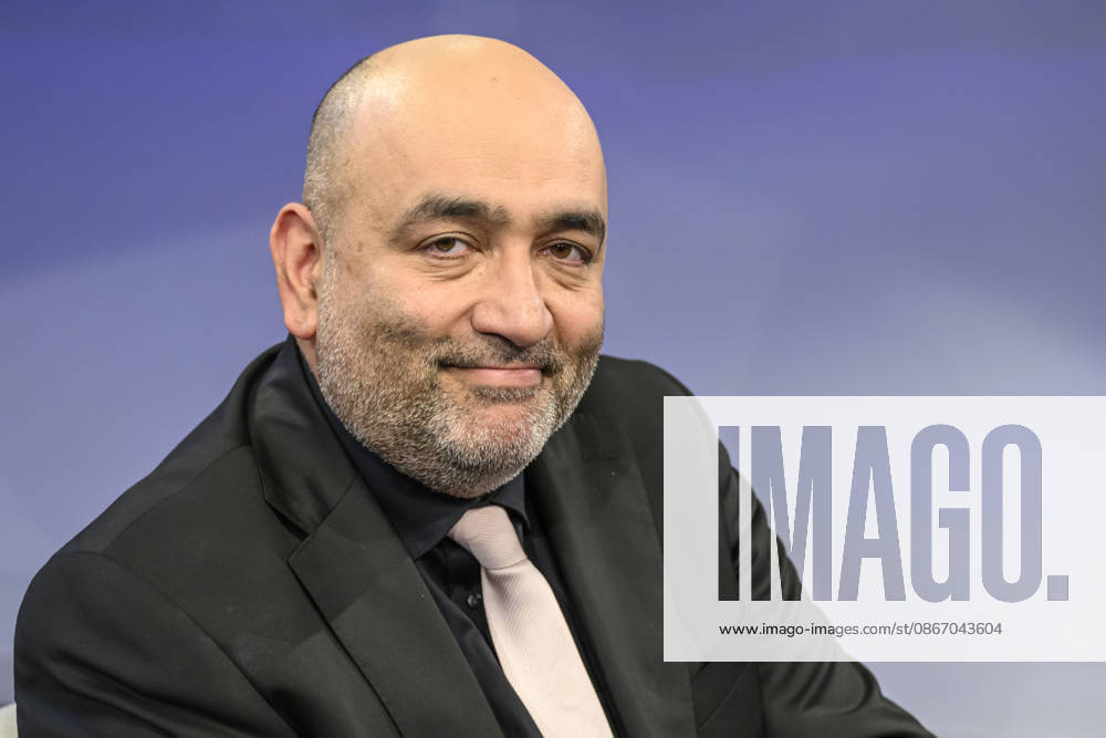 Pictured from left: Omid Nouripour, Alliance 90 The Greens, Vice President of the Bundestag, GER, Berlin, studio, guest on *Maischberger*, political talk show, TV, program, with host Sandra Maischberger, Das Erste, from Adlershof, Studio 20, September 16, 2026,