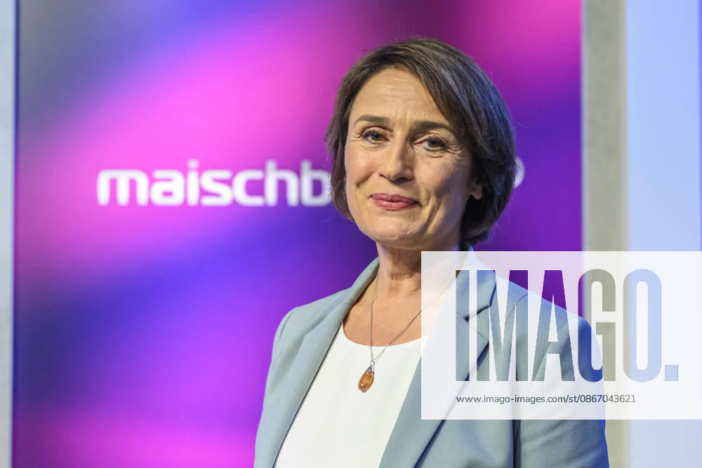 Pictured, from left: Sandra Maischberger, GER, Berlin, studio, guest on *Maischberger*, political talk show, TV, program, with host Sandra Maischberger, *Das Erste*, from Adlershof, Am Studio 20, September 16, 2026,