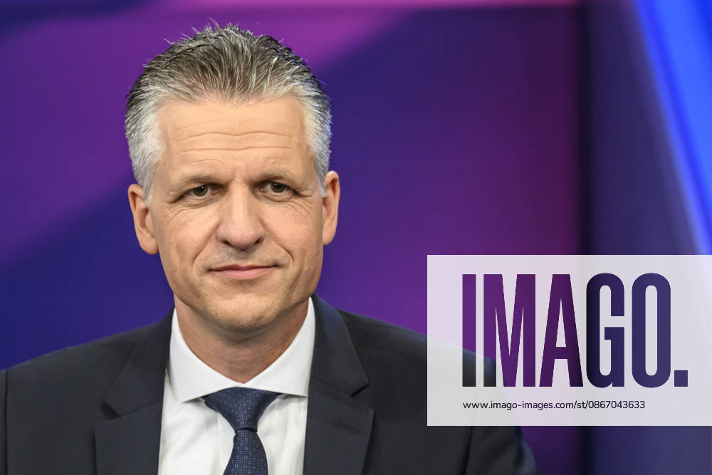Pictured, from left: Thorsten Frei, CDU Union Parliamentary Group Chair, GER, Berlin, studio, guest on Maischberger, political talk show, TV, program, with host Sandra Maischberger, Das Erste, from Adlershof, Studio 20, September 16, 2026,