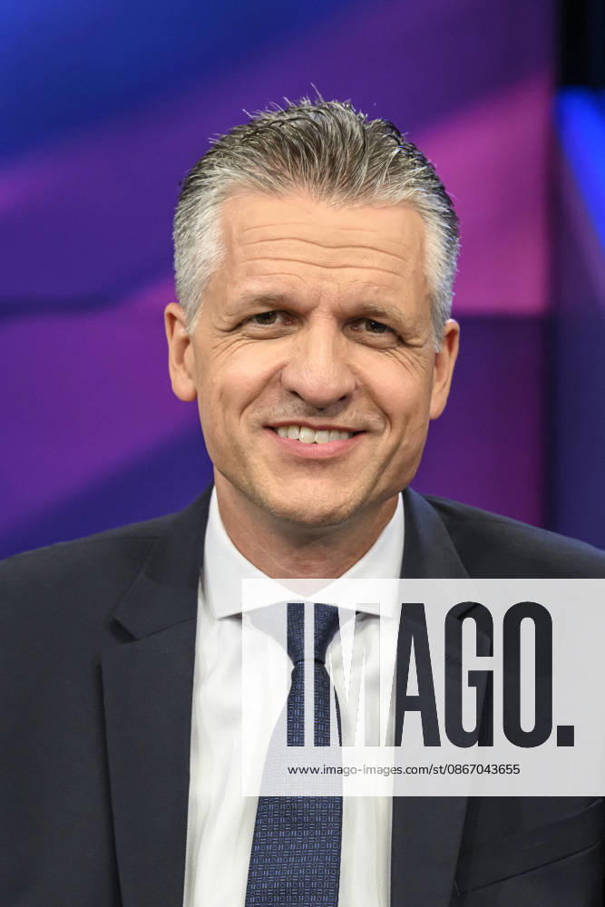 Pictured, from left: Thorsten Frei, CDU Union parliamentary group leader, GER, Berlin, studio, guest on Maischberger, political talk show, TV, program, with host Sandra Maischberger, Das Erste, from Adlershof, Studio 20, September 16, 2026,