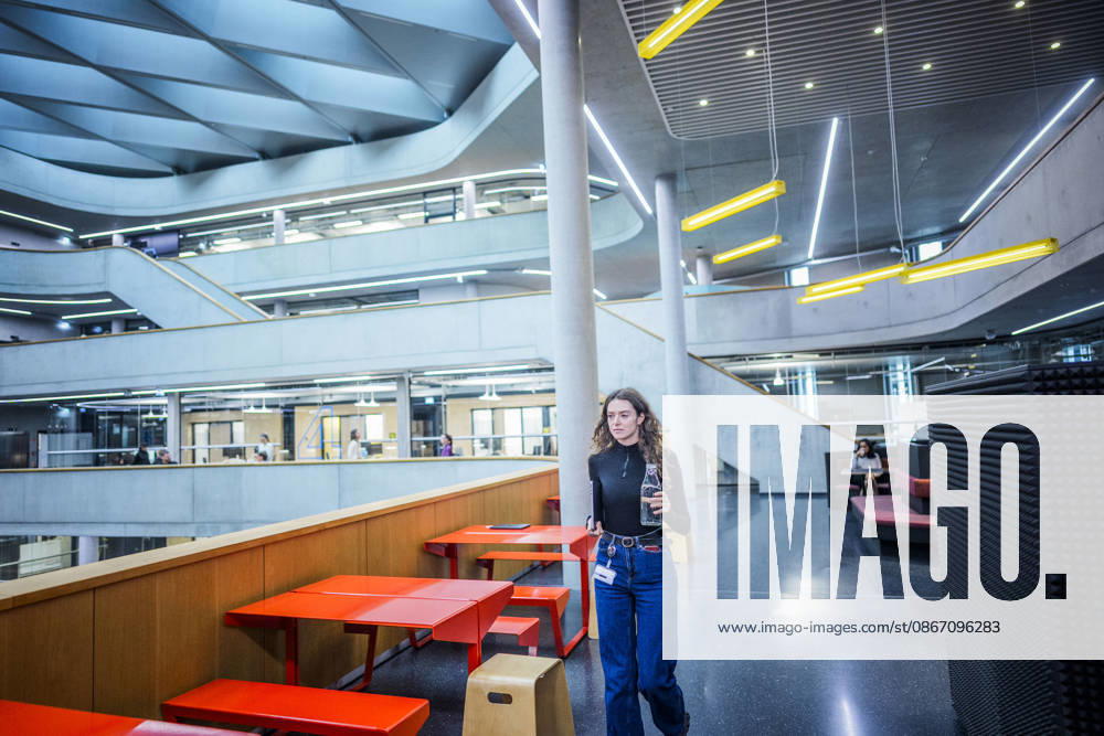 Fotostory Pressetermin bei Zalando: ZALANDO Outlet Store, Headquarters, and Workspaces in Berlin, photographed on September 16, 2026, Berlin, September 16, 2026, Berlin, Germany FOR – IMAGE USE ONLY IN A ZALANDO CONTEXT