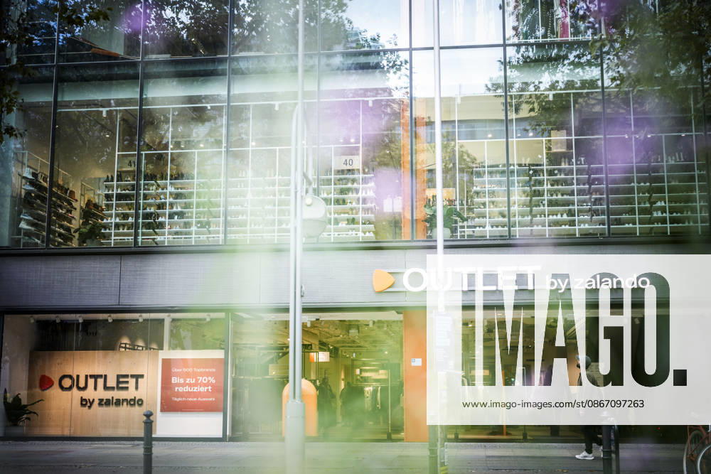 Fotostory Pressetermin bei Zalando: ZALANDO Outlet Store, Headquarters, and Workspaces in Berlin, photographed on September 16, 2026, Berlin, September 16, 2026, Berlin, Germany FOR – IMAGE USE ONLY IN A ZALANDO CONTEXT