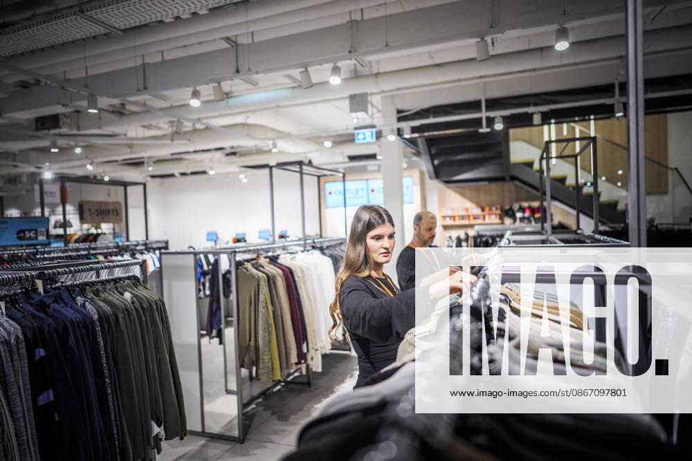 Fotostory Pressetermin bei Zalando: ZALANDO Outlet Store, Headquarters, and Workspaces in Berlin, photographed on September 16, 2026, Berlin, September 16, 2026, Berlin, Germany FOR – IMAGE USE ONLY IN A ZALANDO CONTEXT