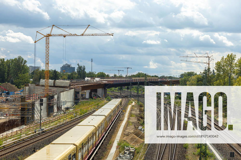 A100 Road Resurfacing of the Westend Bridge, Germany, Berlin-Westend, September 17, 2026: Construction site for the new A100 bridge over the Ringbahn tracks, built to replace the prestressed concrete structure that was demolished in the spring of 2025