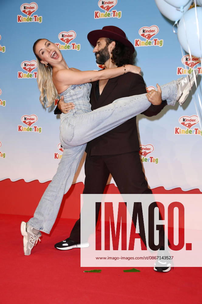 Anna Carina Woitschack and Massimo Sinato at kinderTag 2026 at the Atelier Gardens in Berlin, September 17, 2026 Foto:xN.xKubelkax xFuturexImagex kindertag_6958