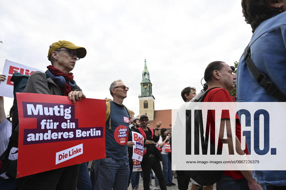 Elif Eralp meets voters ahead of Berlin state elections BERLIN, GERMANY - SEPTEMBER 18: Die Linke s lead candidate for the Berlin state elections, Elif Eralp, meets with voters during an election campaign event held in front of Berlin City Hall (Rotes Rathaus) in Berlin, Germany on September 18, 2026, ahead of the elections scheduled for September 20. Halil Sagirkaya Anadolu Berlin Germany. Editorial use only. Please get in touch for any other usage.