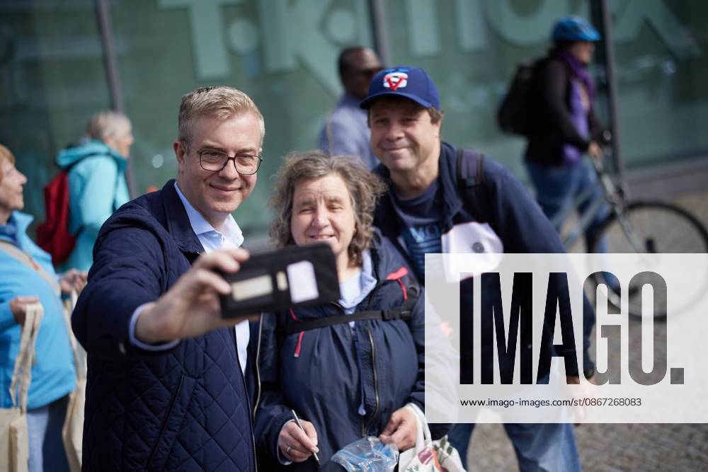 CDU Campaign Wrap-Up with Stefan Evers ** FOR ** **Stefan Evers, CDU lead candidate and Senator for Finance, poses for photos with supporters at his party’s campaign wrap-up event in Tempelhof. Tomorrow, a new House of Representatives will be elected. Germany, Berlin. Copyright JörgxCarstensen
