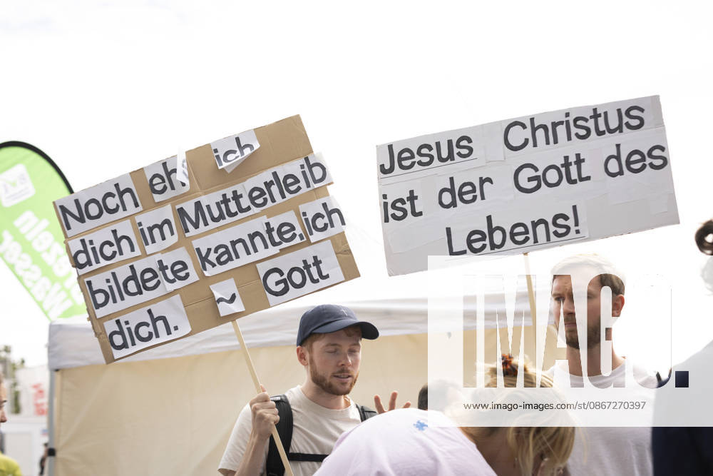 On Saturday, September 19, 2026, numerous anti-abortion activists participated in a March for Life organized by the Federal Association for the Right to Life in Berlin. The Federal Association for the Right to Life is demonstrating against abortion and assisted suicide. According to the announcement, Germany’s largest pro-life eve