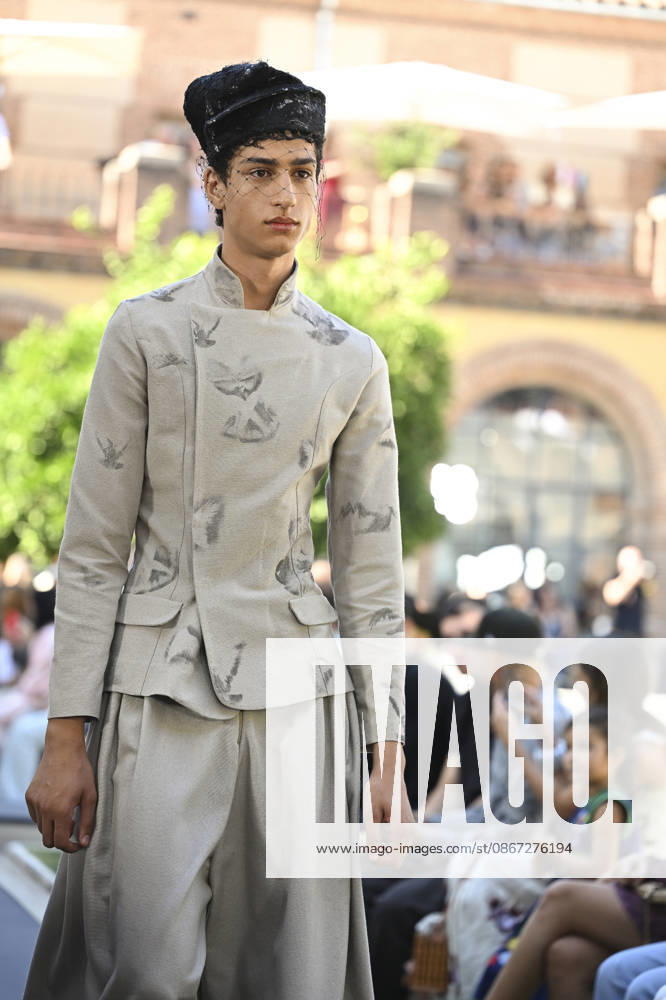 Apo Biyeyemete - Mercedes Benz Fashion Week Madrid, Spain - 19 Sep 2026 A model parades with Apo Biyeyemete a design during the Mercedes Benz Fashion Week Madrid at Cibeles Palace in Madrid. Madrid Spain