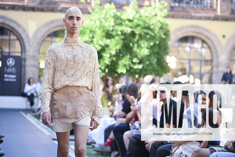 Apo Biyeyemete - Mercedes Benz Fashion Week Madrid, Spain - 19 Sep 2026 A model parades with Apo Biyeyemete a design during the Mercedes Benz Fashion Week Madrid at Cibeles Palace in Madrid. Madrid Spain